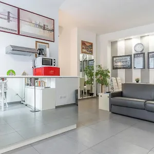  Appartamento S. Ambrogio Square Italia
